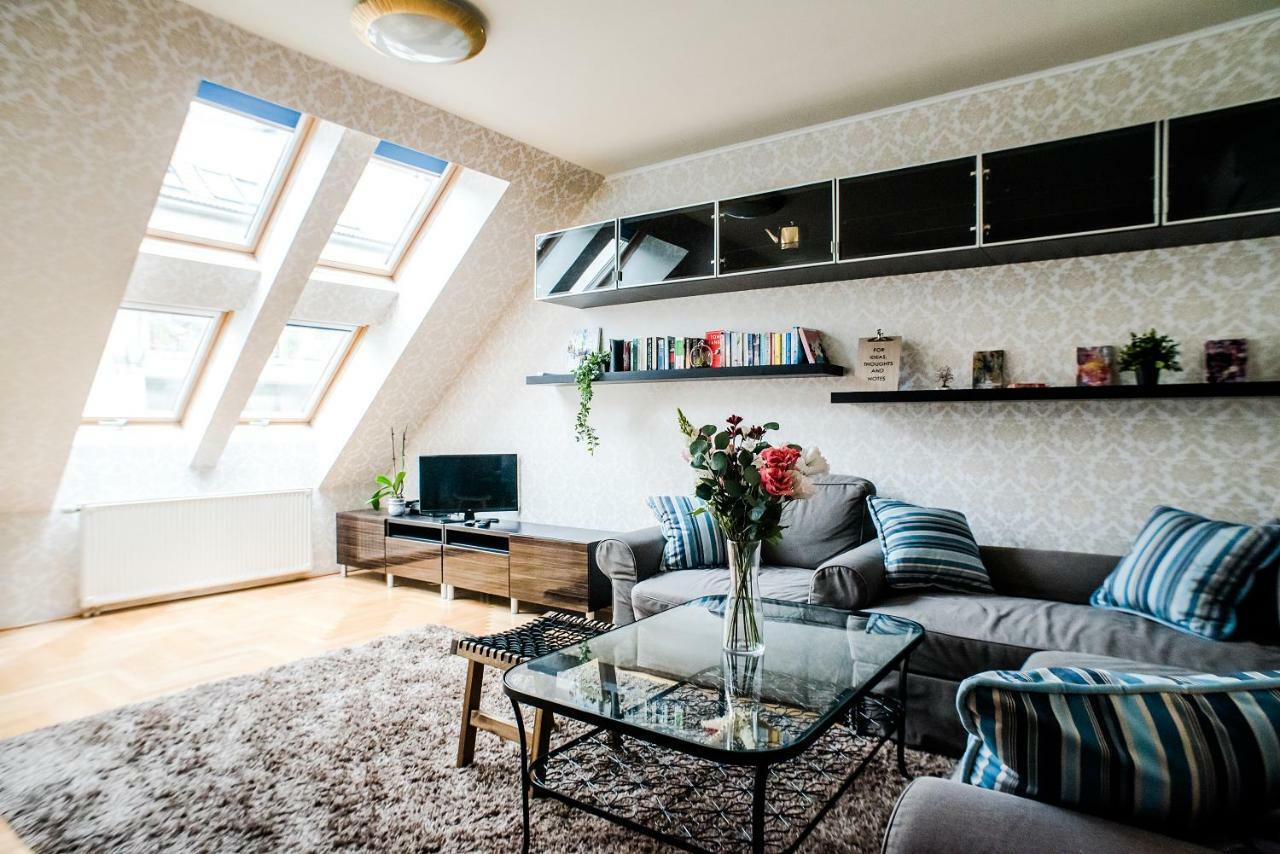 Hollo Apartment - Private Garage - A/C Budapeszt Zewnętrze zdjęcie