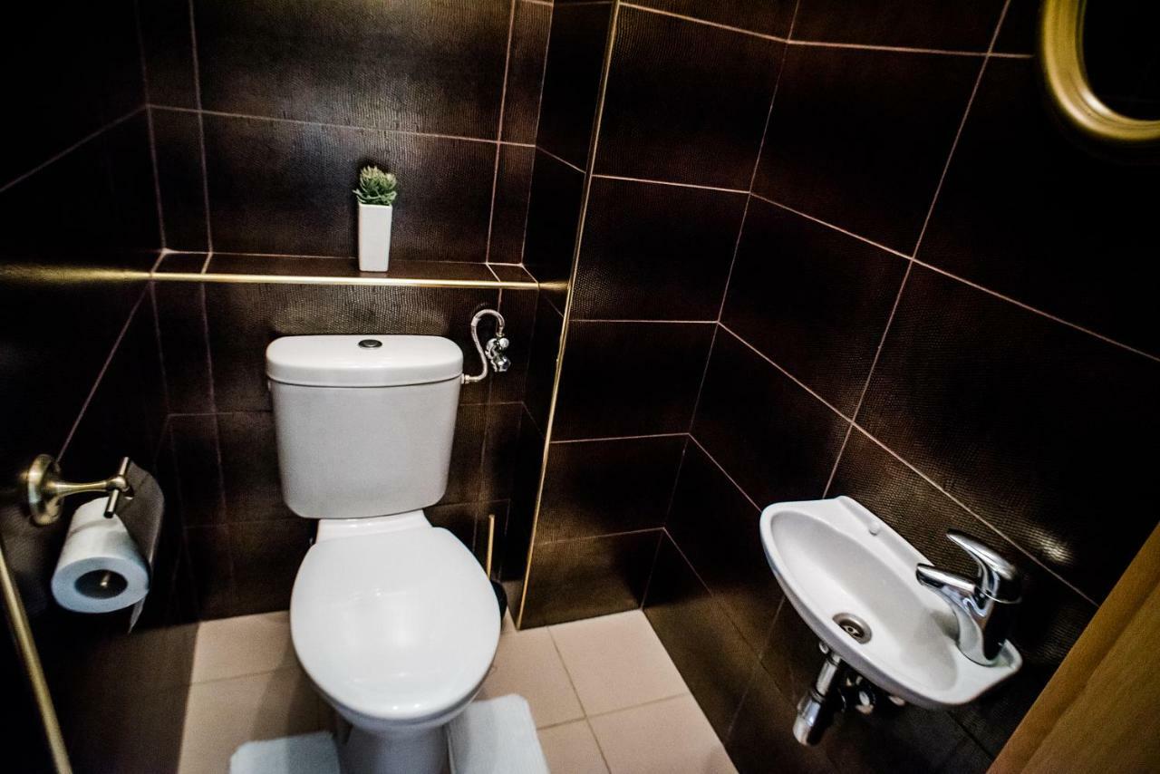 Hollo Apartment - Private Garage - A/C Budapeszt Zewnętrze zdjęcie